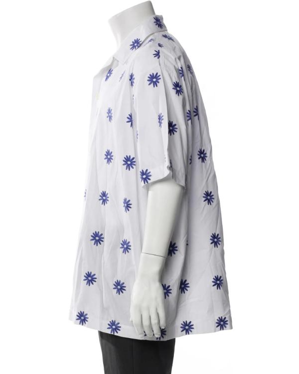 Malice S01 Teddie Allen Blue Floral Embroidered White Shirt