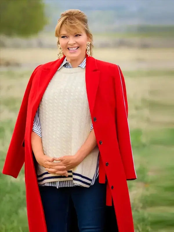 Finding Mr. Christmas S02 Melissa Peterman Red Coat