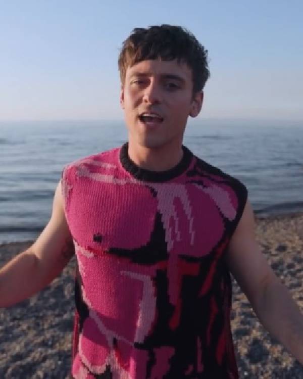 Game of Wool Britain’s Best Knitter Tom Daley Sleeveless Sweater