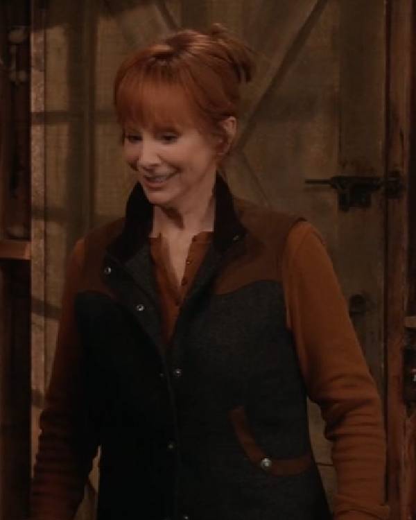 Happys Place S02 Reba McEntire Vest