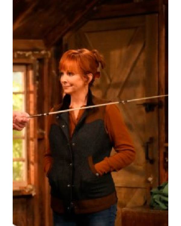Happys Place S02 Reba McEntire Vest