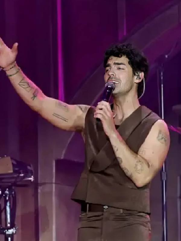 Joe Jonas Hometown Tour 2025 Brown Vest Shopotiny