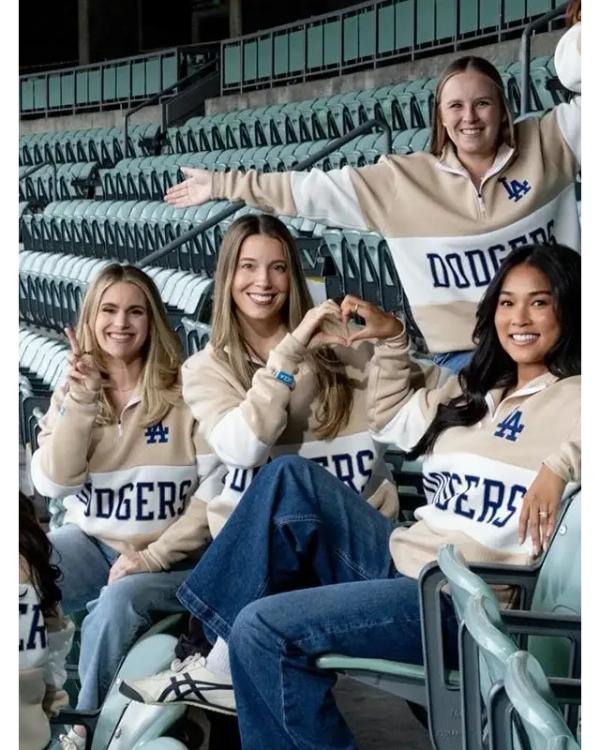 LA Dodgers Women’s Night Quarter Zip Beige Sweatshirt