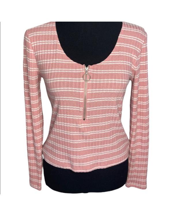 SNL S51 Veronika Slowikowska Pink Striped Top