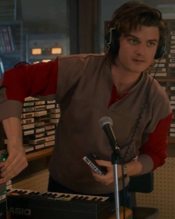 Stranger Things S05 Joe Keery Henley Sweater