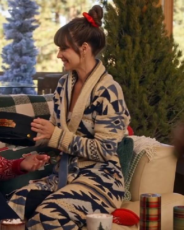 The Spirit of Christmas Station Alexandra Harris Robe